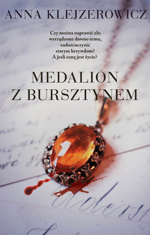 Medalion z bursztynem
